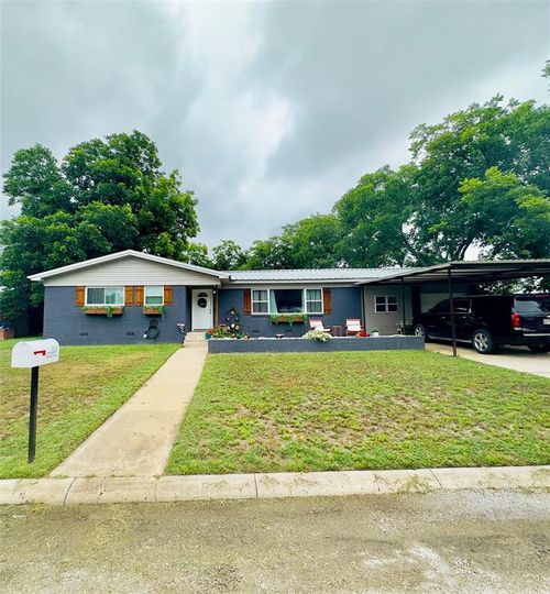 313 Sunset Drive, Comanche, TX, 76442 | Card Image