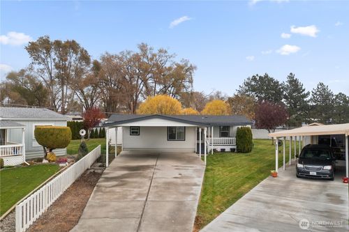 unit-129-2240 W Broadway Ave, Moses Lake, WA, 98837-3926 | Card Image