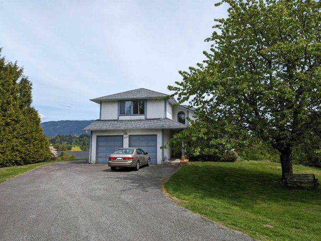 8770 Goundrey Street, House other with 4 bedrooms, 2 bathrooms and 8 parking in Mission BC | Image 1