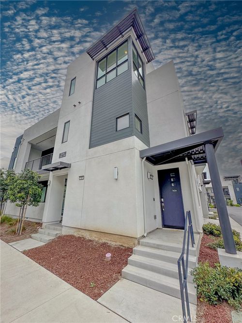 178 Waypoint, Tustin, CA, 92782 | Card Image
