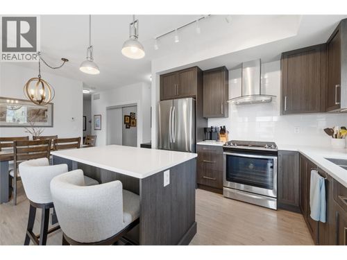 ph21-4380 Lakeshore Road, Kelowna, BC, V1W5H5 | Card Image