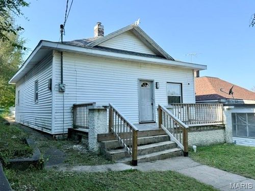 411 Smith St, Hannibal, MO, 63401-5136 | Card Image