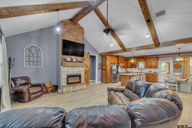 10708 C R 494, House other with 4 bedrooms, 2 bathrooms and null parking in Tyler TX | Image 4