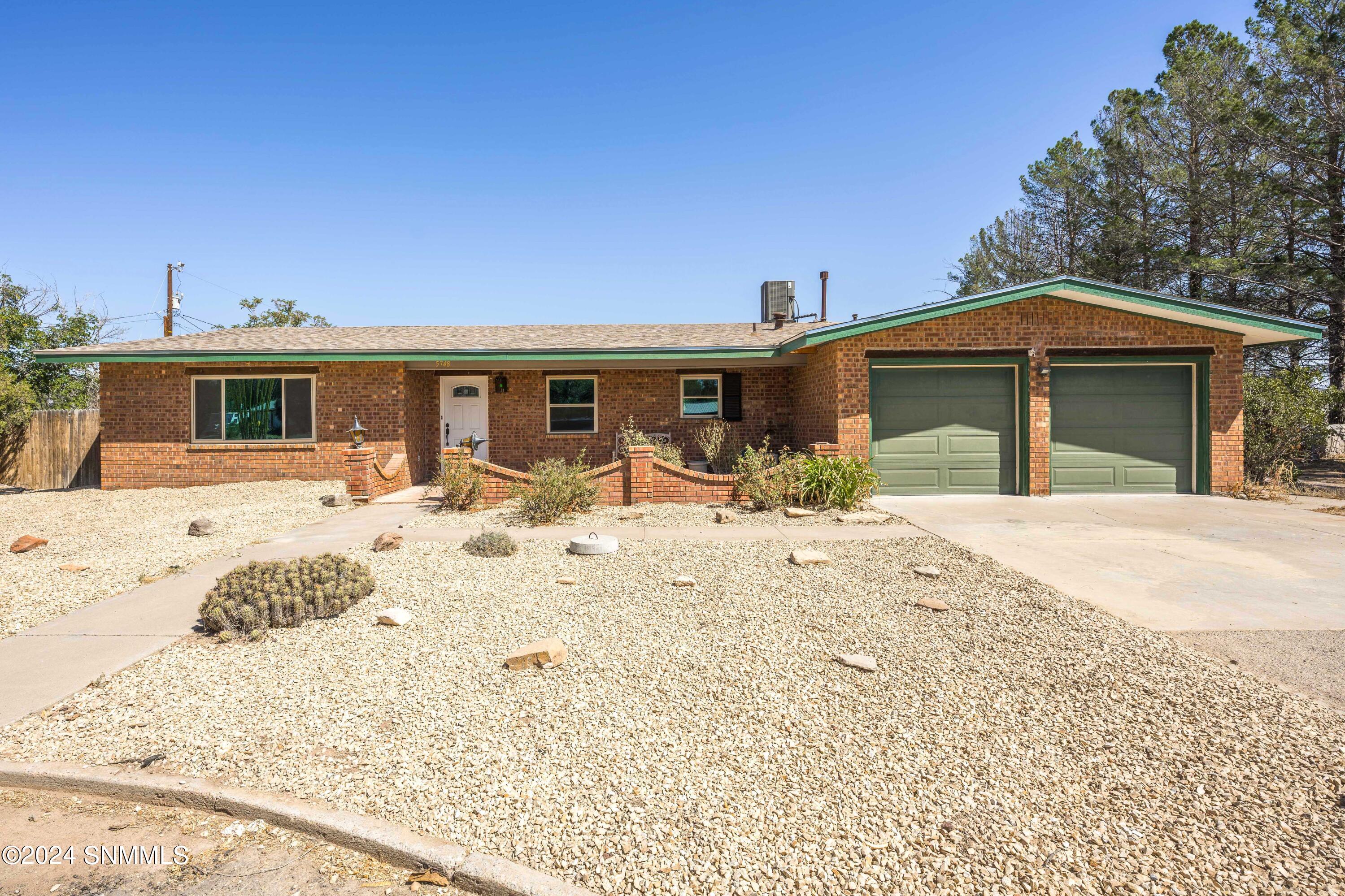 Leasburg Dr, Las Cruces, NM 88007