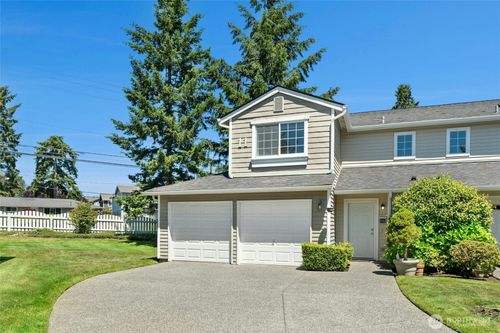 111-10030 Holly Dr, Everett, WA, 98204-8744 | Card Image