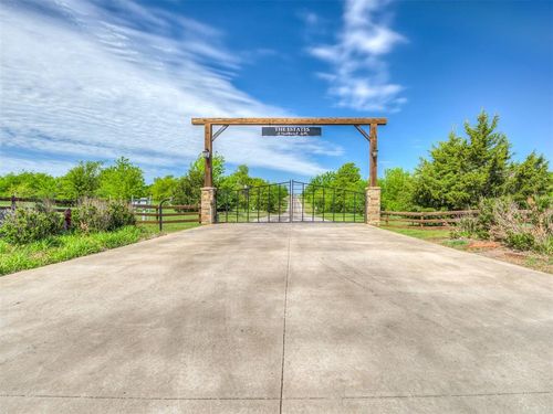 2450 Estates Drive, Goldsby, OK, 73093 | Card Image