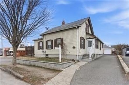 215 Kenyon Ave, Pawtucket, RI, 02861-1668 | Card Image