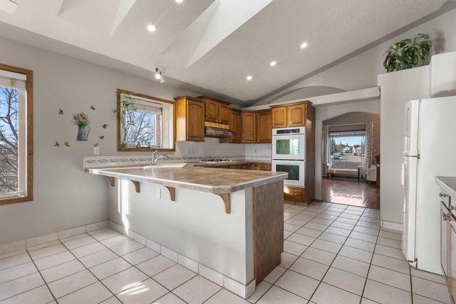 120 Somerglen Common Sw, House other with 5 bedrooms, 3 bathrooms and 4 parking in Calgary AB | Image 8