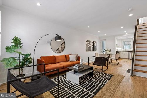 313 Mercy St, PHILADELPHIA, PA, 19148-2631 | Card Image