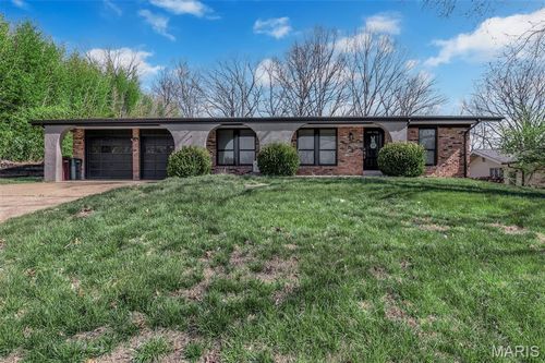 9 Treecrest Ct, Fenton, MO, 63026-3131 | Card Image