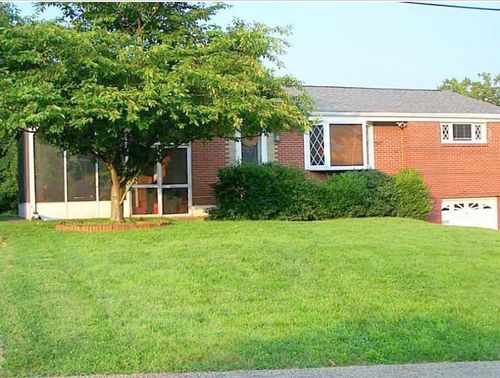 4 Emma Dr, Pittsburgh, PA, 15223-1202 | Card Image