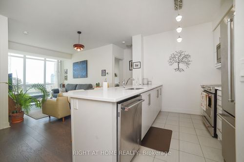 2106-825 Church St, Toronto, ON, M4W3Z4 | Card Image