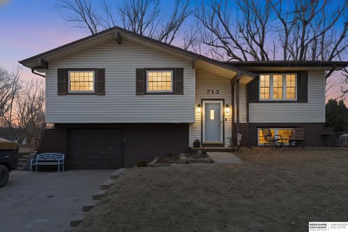 713 N 12th St, Blair, NE, 68008-1303 | Card Image