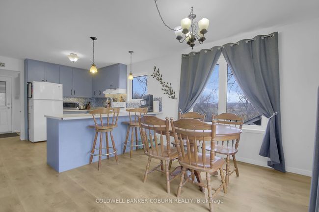 10658 Main St, House other with 4 bedrooms, 2 bathrooms and 3 parking in South Mountain ON | Image 9