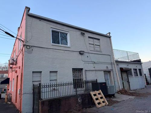 400 Northern Blvd, Great Neck, NY, 11021-4814 | Card Image