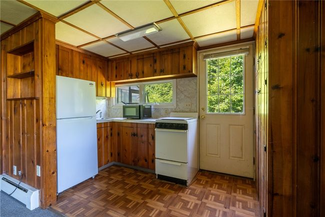 142 Honeyman Ave, Home with 3 bedrooms, 3 bathrooms and 5 parking in Middletown RI | Image 26