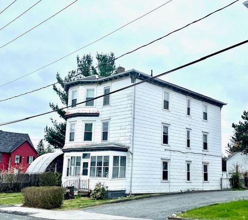 7 Ekman St, Worcester, MA, 01607-1932 | Card Image