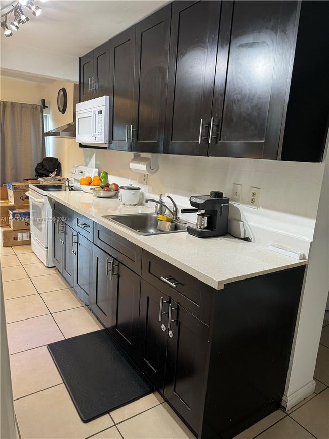 112D - 9321 Sw 4th St, Condo with 2 bedrooms, 1 bathrooms and null parking in Miami FL | Image 15