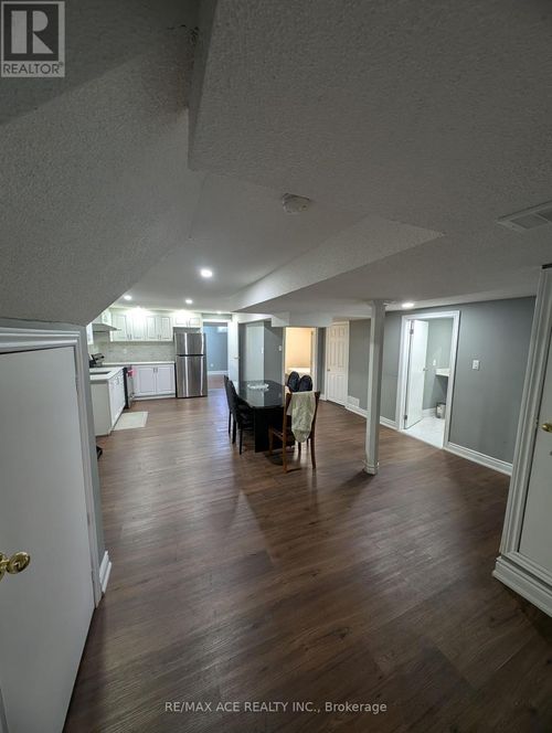 10 May Apple Terr, Scarborough, ON, M1E5J8 | Card Image