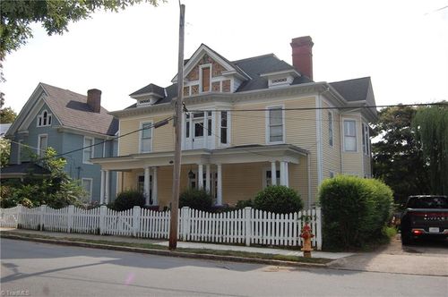 640 N Spring St, Winston Salem, NC, 27101-1327 | Card Image