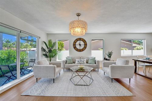 1242 Hollywood Blvd, Hollywood, FL, 33019-1516 | Card Image