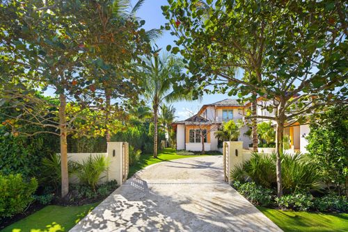 1265 N Lake Way, Palm Beach, FL, 33480-3147 | Card Image