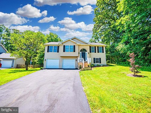 234 Tara Dr, MARTINSBURG, WV, 25403-6689 | Card Image