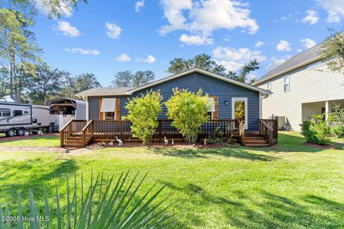 211 Ne 55th St, Oak Island, NC, 28465-4912 | Card Image