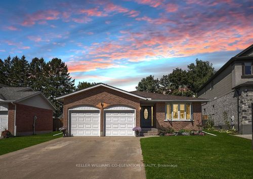 286 Tagge Cres, Kitchener, ON, N2K3R7 | Card Image