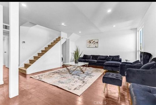 unit-4-6155 Reseda Blvd, Tarzana, CA, 91335-7329 | Card Image