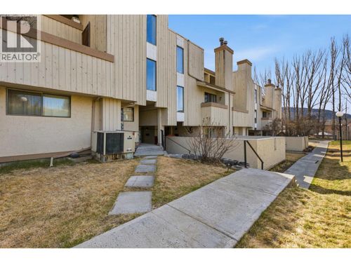 25-800 Second Ave N, Williams Lake, BC, V2G4C4 | Card Image