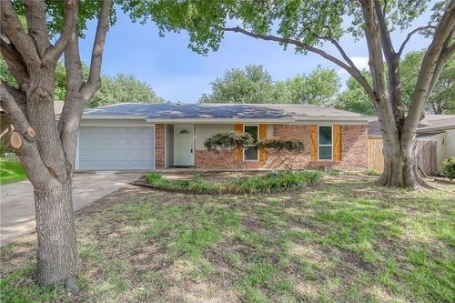 5717 Macrae St, Haltom City, TX, 76148-3921 | Card Image