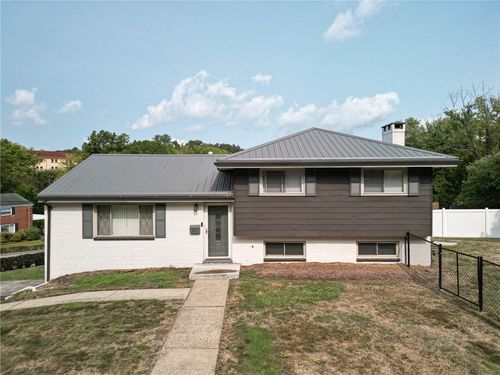 401 Macbeth Dr, Penn Hills, PA, 15235-4609 | Card Image