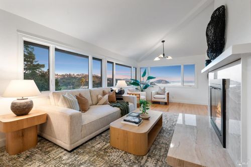 5 Warrens Way, Belvedere Tiburon, CA, 94920-2070 | Card Image