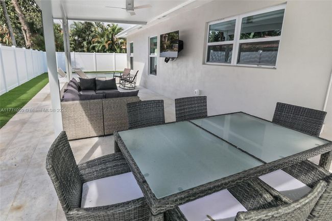 1990 Ne 35 Th St, House other with 3 bedrooms, 2 bathrooms and null parking in Lighthouse Point FL | Image 27