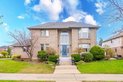 25 Highbury Dr, Stoney Creek, ON, L8J2T3 | Card Image