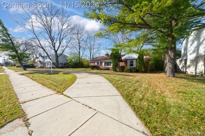 29645 Brentwood Street, Home with 3 bedrooms, 1 bathrooms and null parking in Southfield MI | Image 1