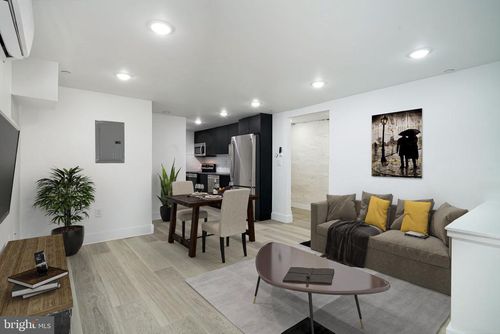 1f-2132 Pine St, PHILADELPHIA, PA, 19103-6535 | Card Image