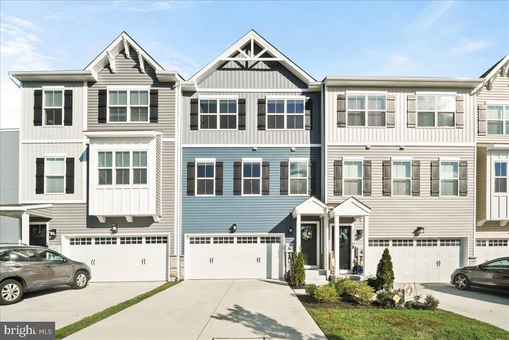 Town View Cir, New Windsor, MD 21776