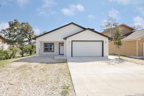 421 Rainbow Dr, Lakehills, TX, 78063-6400 | Card Image