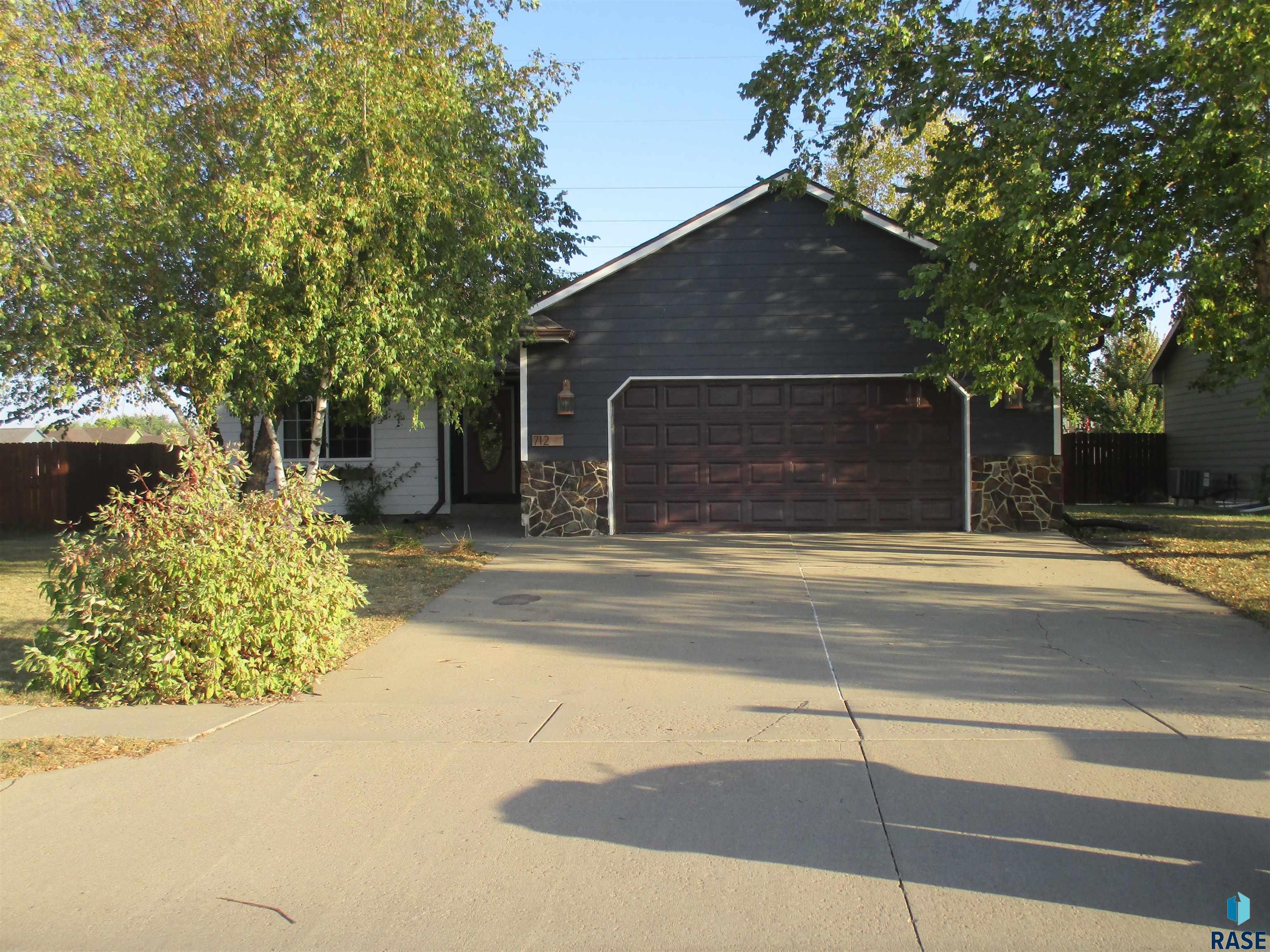 Kent St, Harrisburg, SD 57032
