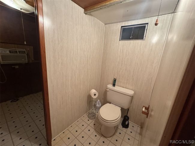 15668 Ne 238 Th St, House other with 2 bedrooms, 2 bathrooms and null parking in Fort Mc Coy FL | Image 9