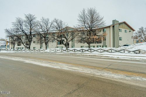 1112 Portland Dr, Bismarck, ND, 58504-6391 | Card Image