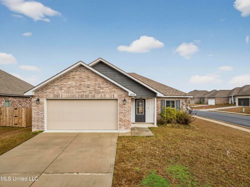 18102 Evergreen Dr, Gulfport, MS, 39503-5744 | Card Image