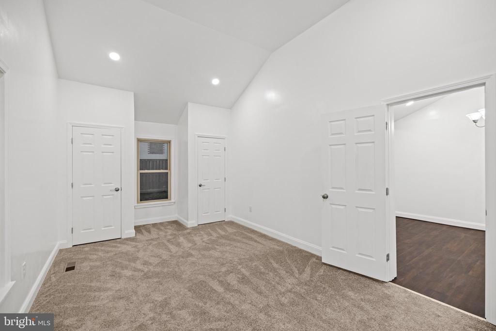 Residential in FALLS CHURCH