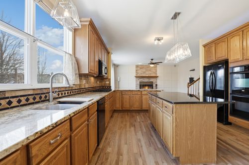 521 Litchfield Way, Oswego, IL, 60543-4203 | Card Image