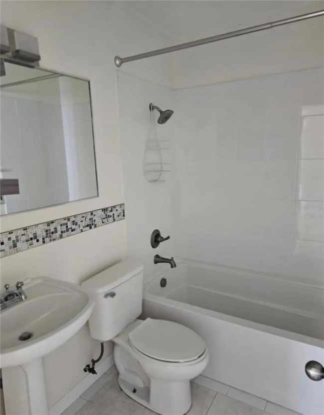 110 - 5080 Park Lake Dr N, Condo with 2 bedrooms, 2 bathrooms and null parking in Pinellas Park FL | Image 11
