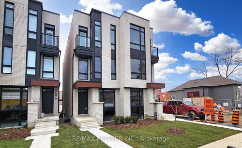 lower-208 Mcroberts Ave, Toronto, ON, M6E0B2 | Card Image