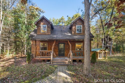 10711 N Tuttle Rd, Free Soil, MI, 49411-9145 | Card Image