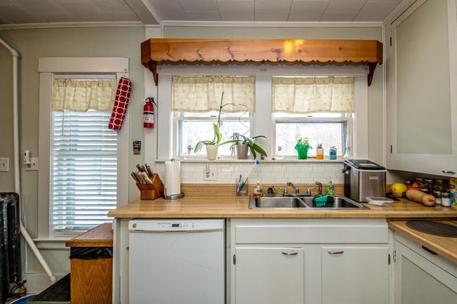 75 Elm St, House other with 5 bedrooms, 2 bathrooms and null parking in Whitefield NH | Image 10